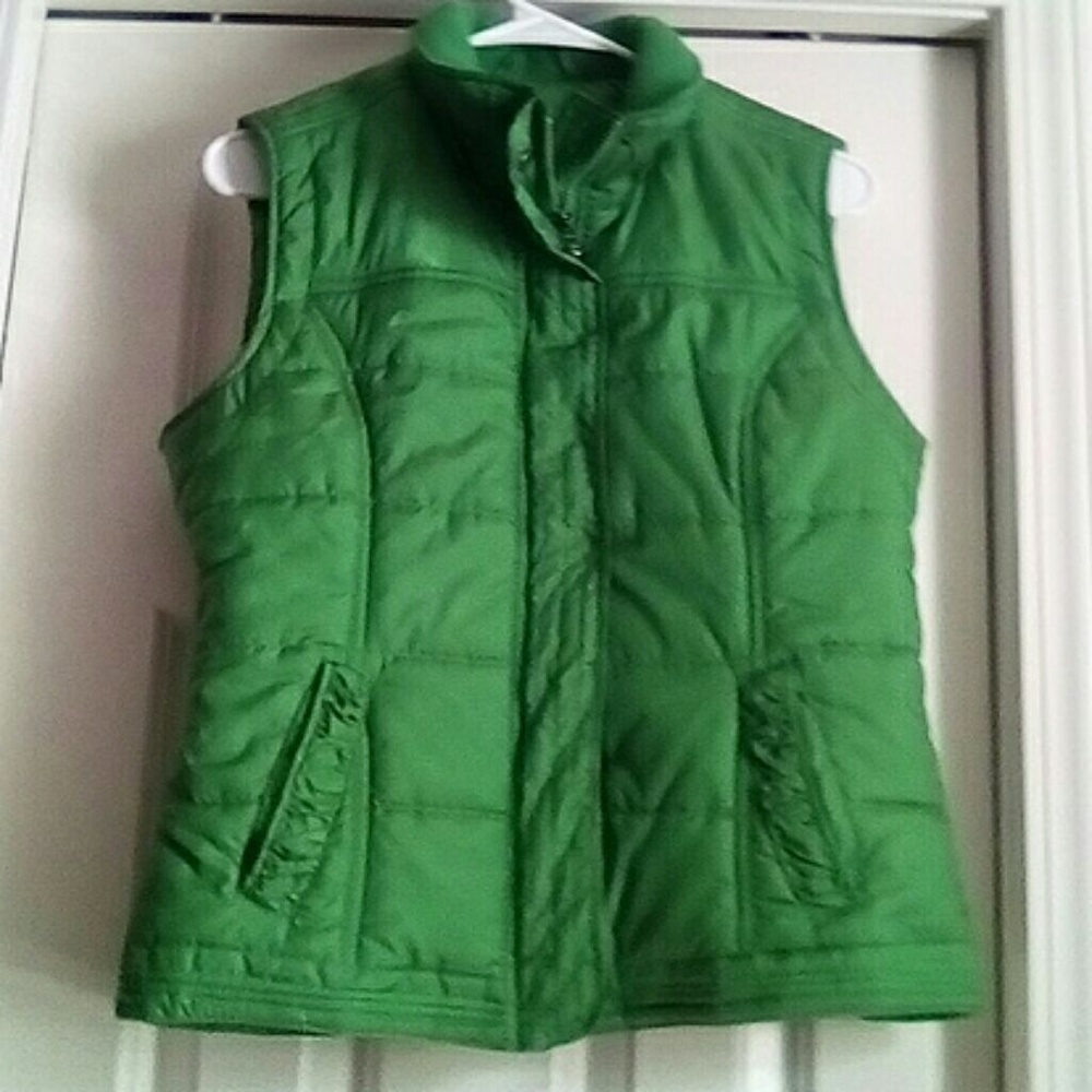 ✨[NY&Co]✨Puffy Vest w/ Ruffles